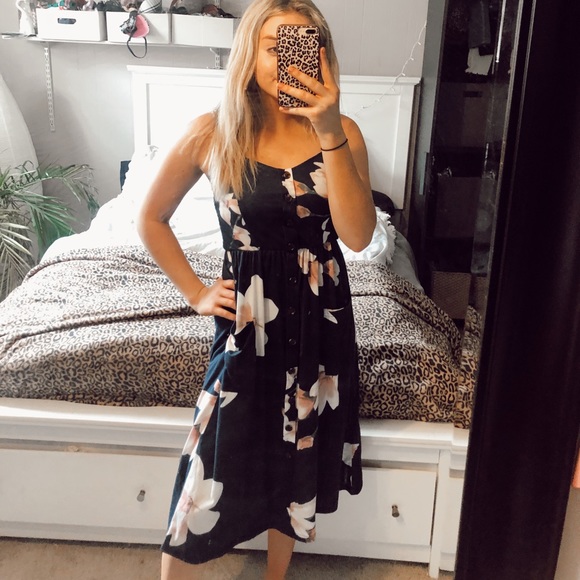 angashion Dresses & Skirts - AMAZON midi floral dress S